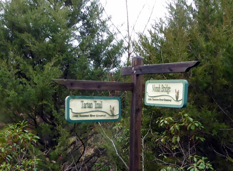 There are nice signs all along the trail.