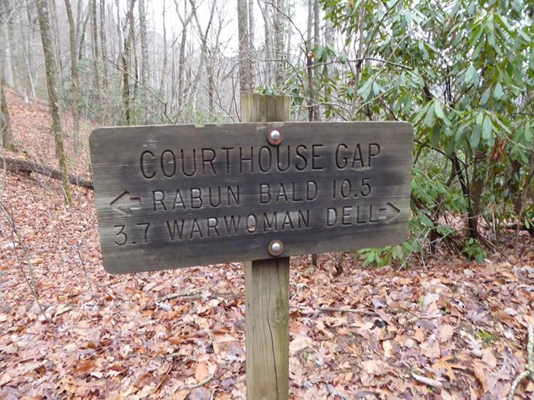 This trail leads up to the Bartram Trail at Courthouse Gap.