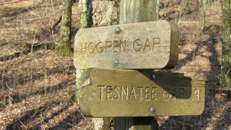 Trail sign at the start.