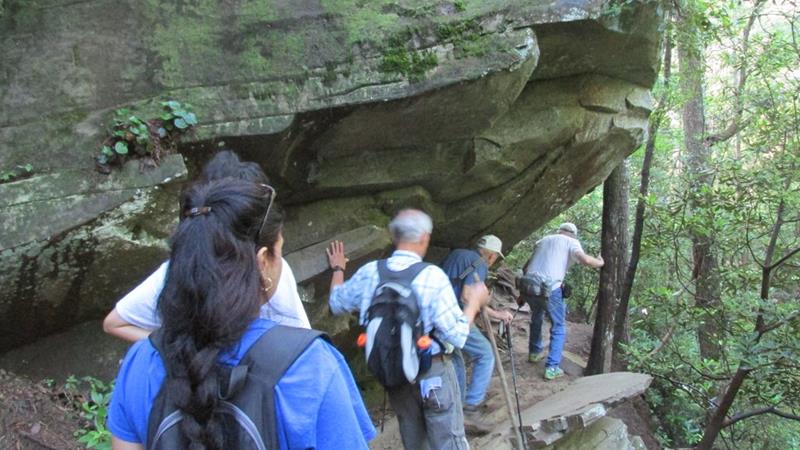 The beautiful trail has lots of rock cliffs and ledges along the way.