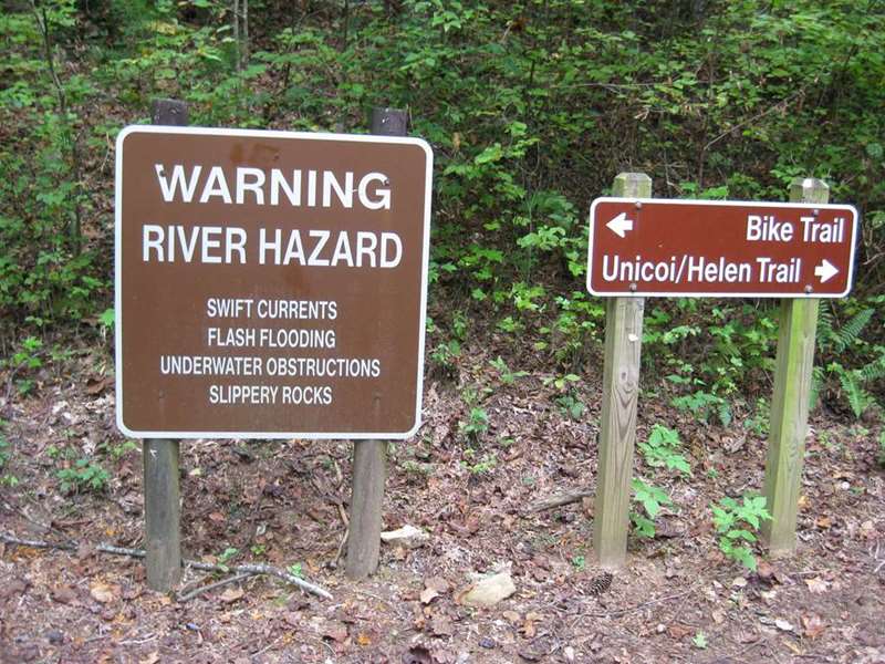 Nice signage all along the trail.
