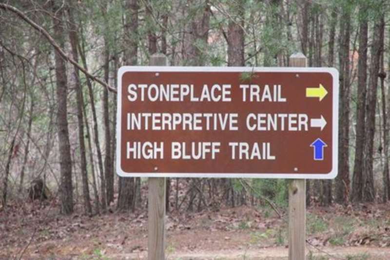 Plenty of nice trail signs to point the way.