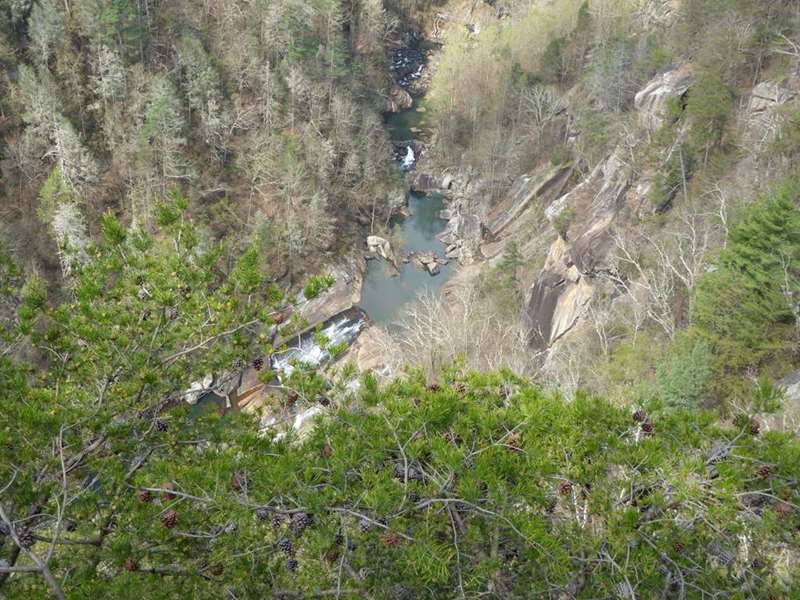 As we near the finish of the hike, we swing by Inspiration Point for a great view of the gorge.