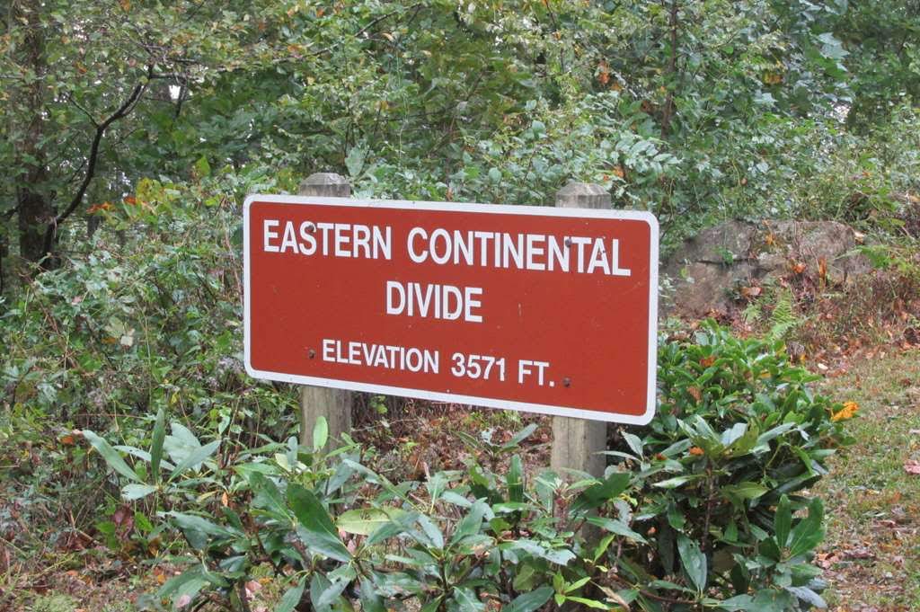 The Eastern Continental Divide separates the waters from the Atlantic and the Gulf of Mexico.