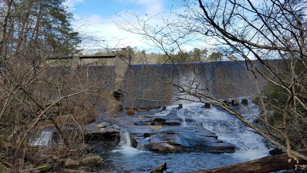 The dam of Nancytown Lake