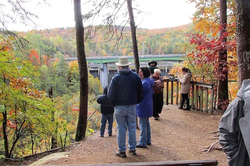 There are a series of great viewpoints looking deep down into the gorge!