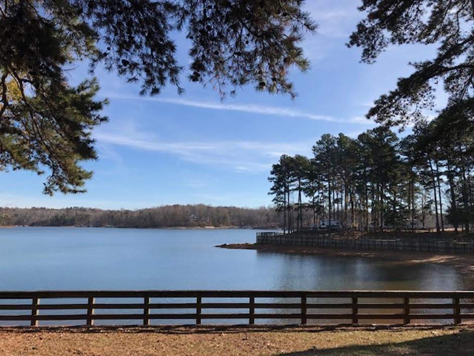 Lots of views of Lake Hartwell.