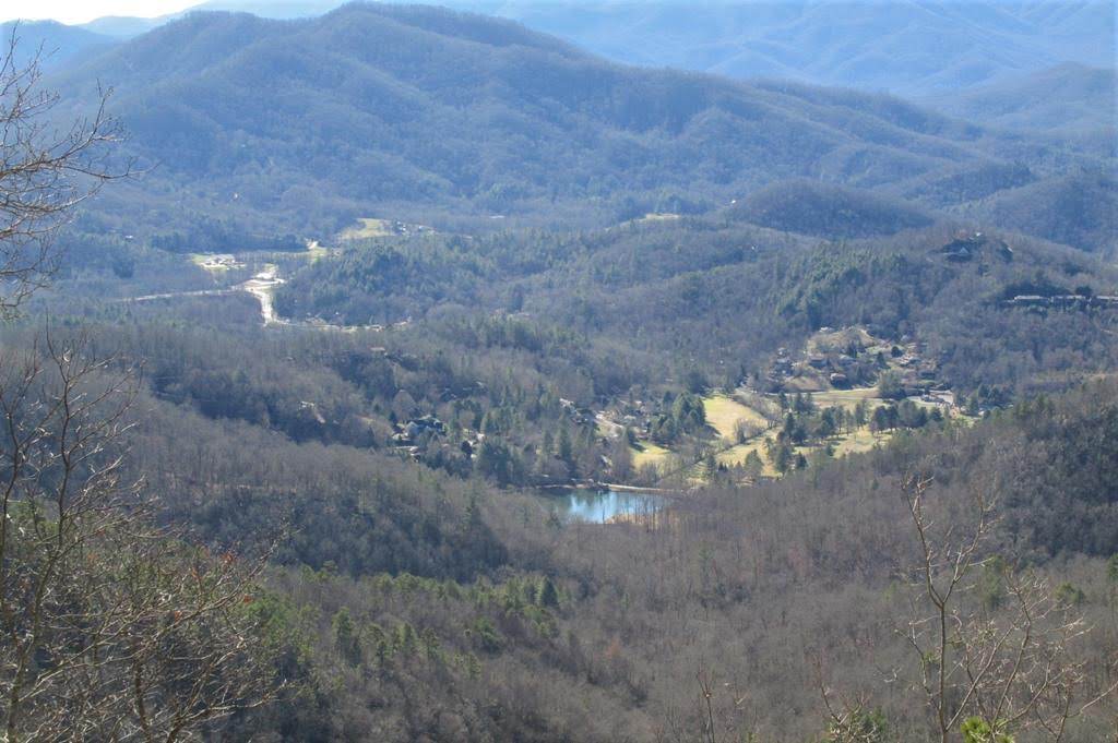 Looking into the valley.
